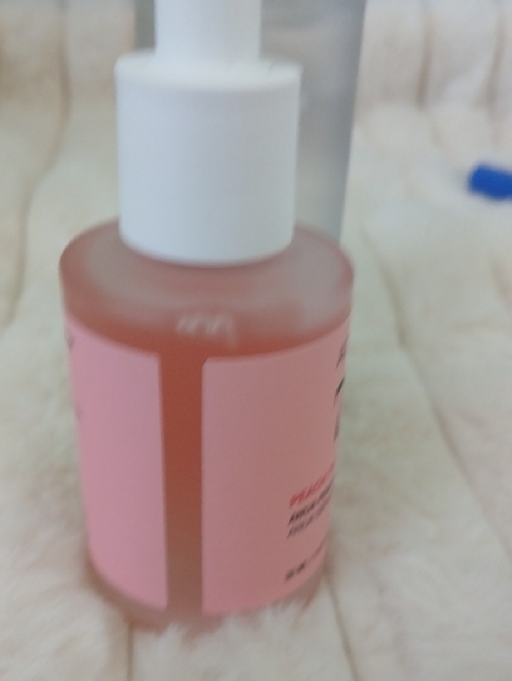 70+ Peach Niacin Serum & 7+ Rice Ceramide Hydrating Serum - Pink & Clear - Picture 6 of 6